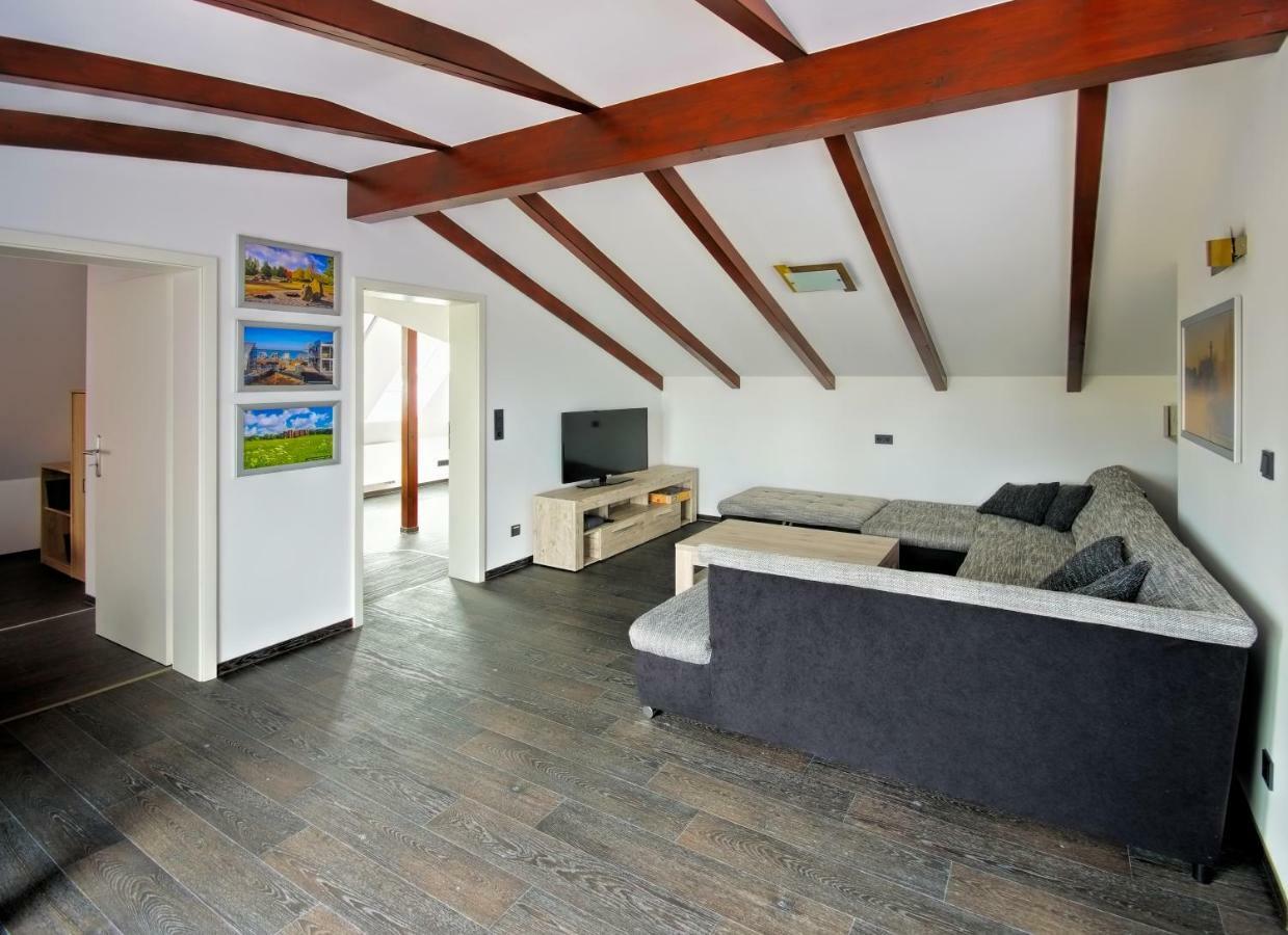 Ferienwohnung Lausitzer Seenland Tom Гросрешен Екстериор снимка