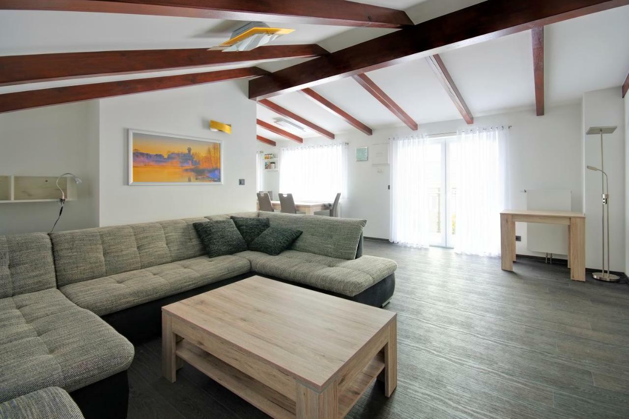Ferienwohnung Lausitzer Seenland Tom Гросрешен Екстериор снимка